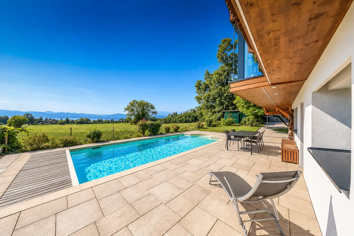 Très belle villa avec vue panoramique sur le lac & le Mt-Blanc!
