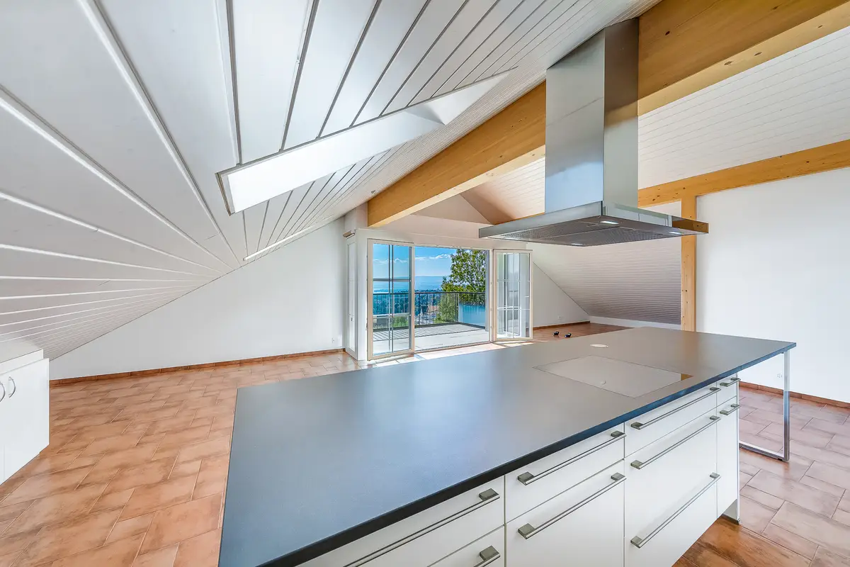 Attique avec calme et vue splendide à Belmont-sur-Lausanne