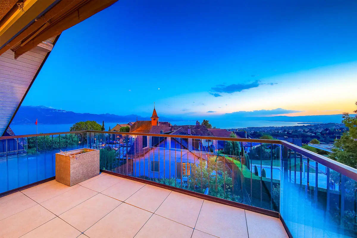 Attique avec calme et vue splendide à Belmont-sur-Lausanne