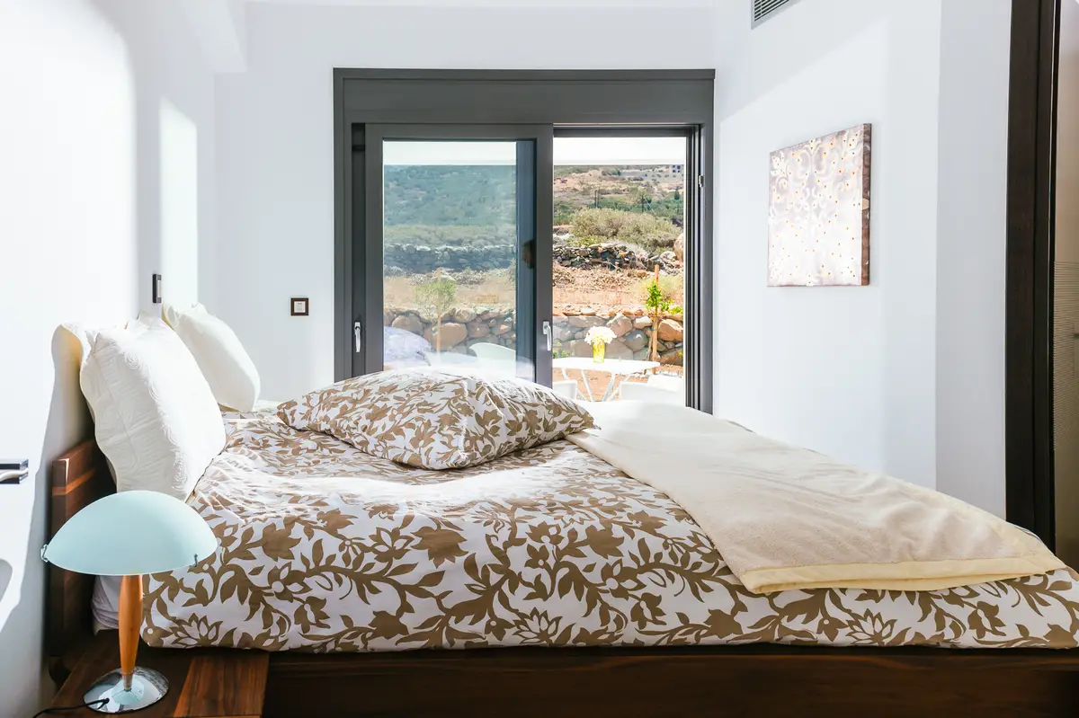 Luxury Seafront Villa. Ideal for Groups, Families, Friends, Workshops