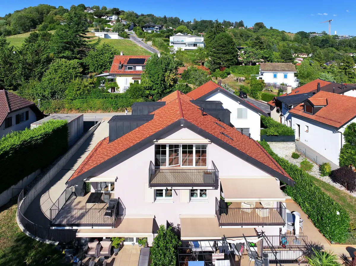 Attique avec calme et vue splendide à Belmont-sur-Lausanne
