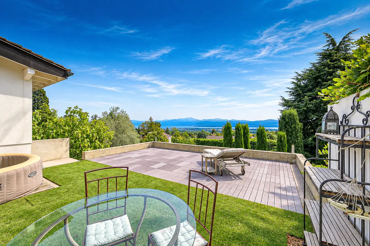 Superbe villa avec panorama sur le Léman, les Alpes et le Mont-Blanc