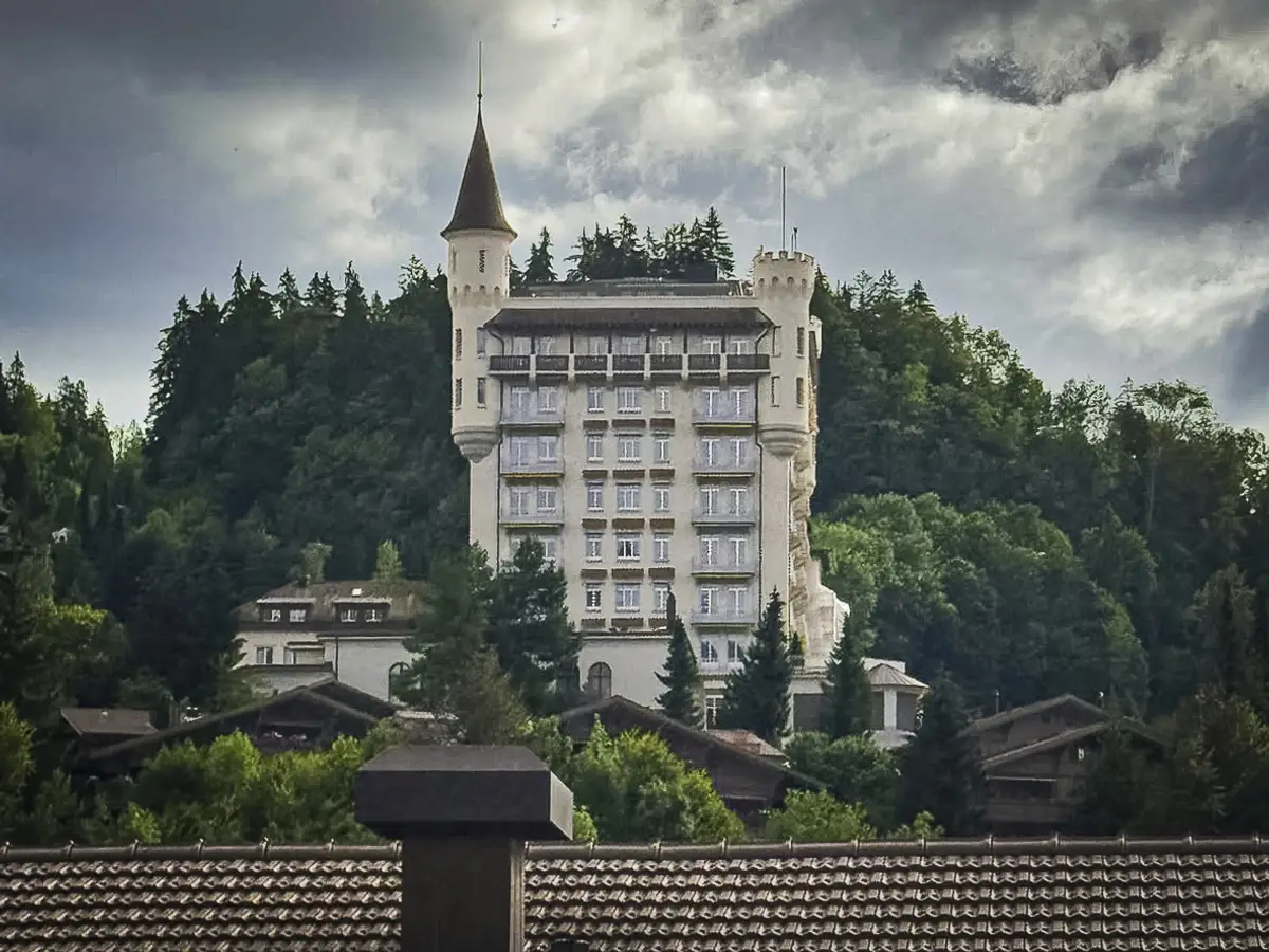 Charming appartment in the center of Gstaad - Valley & Palace views