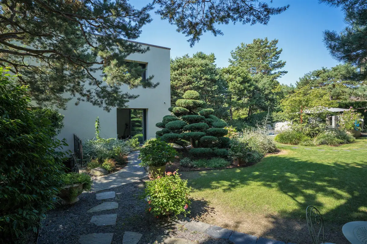 The Townhouse, triplex avec jardin et piscine avec vue lac 