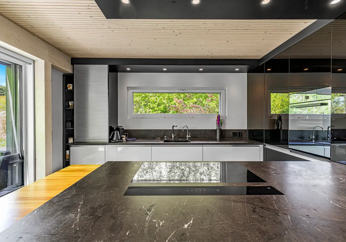Villa individuelle avec magnifique piscine dans quartier résidentiel