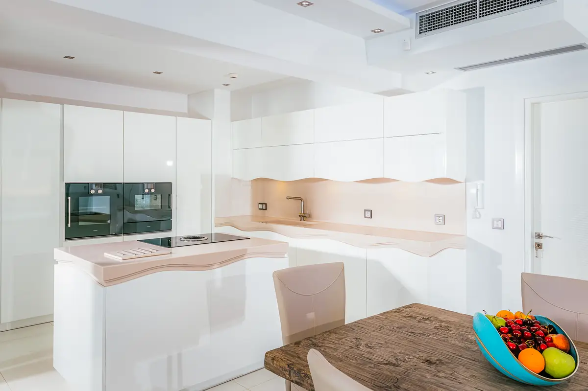 Luxury Seafront Villa. Ideal for Groups, Families, Friends, Workshops