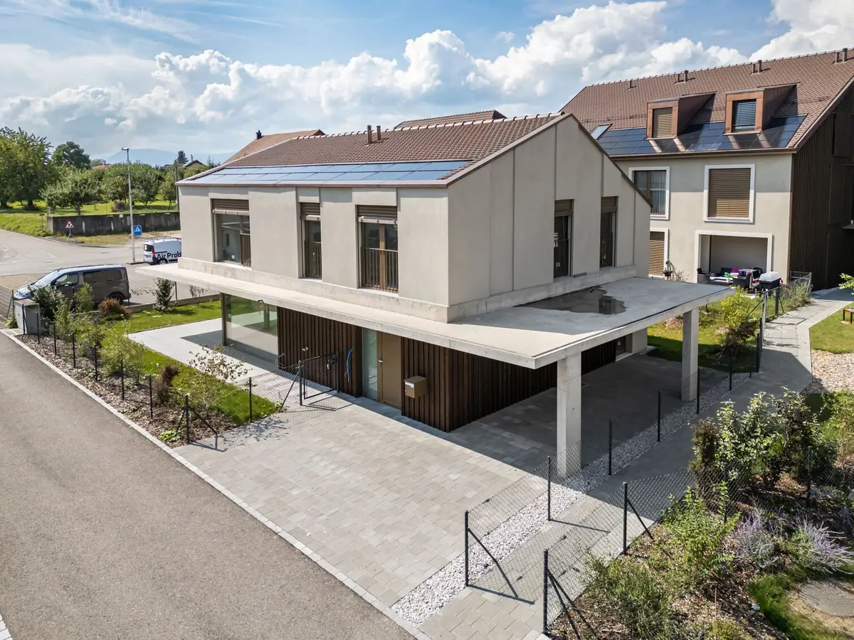 Très belle villa neuve au coeur du village & à deux pas du lac!