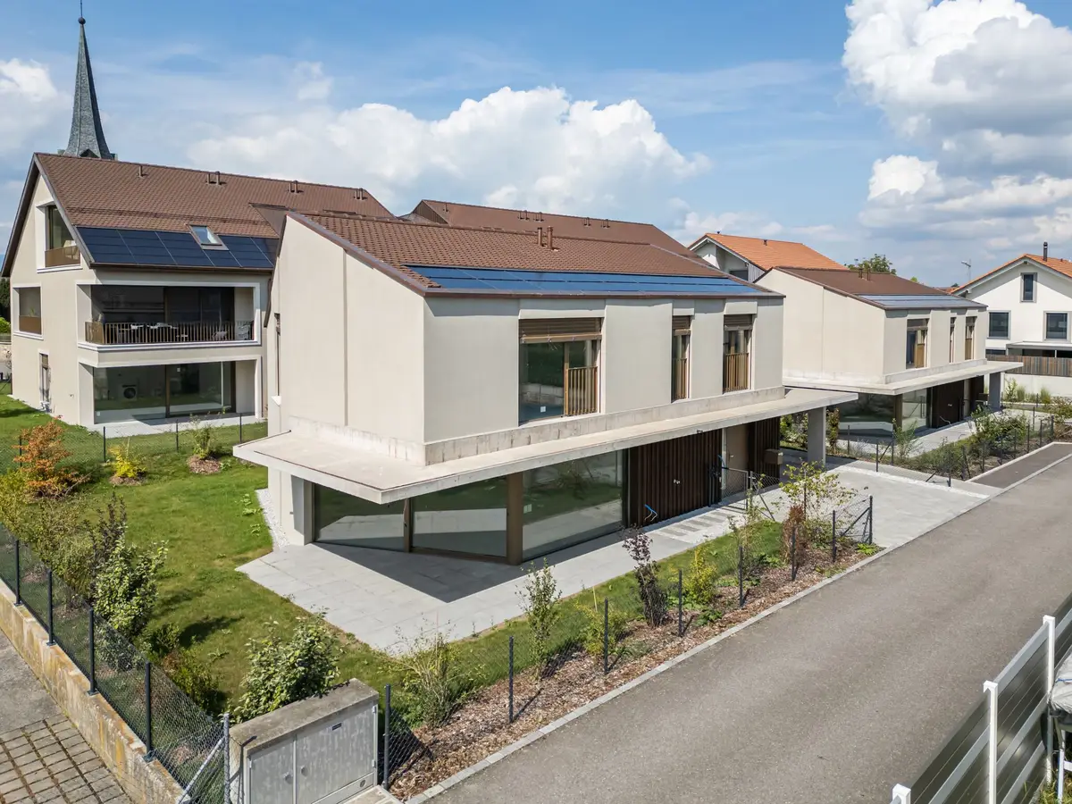 Très belle villa neuve au coeur du village & à deux pas du lac!