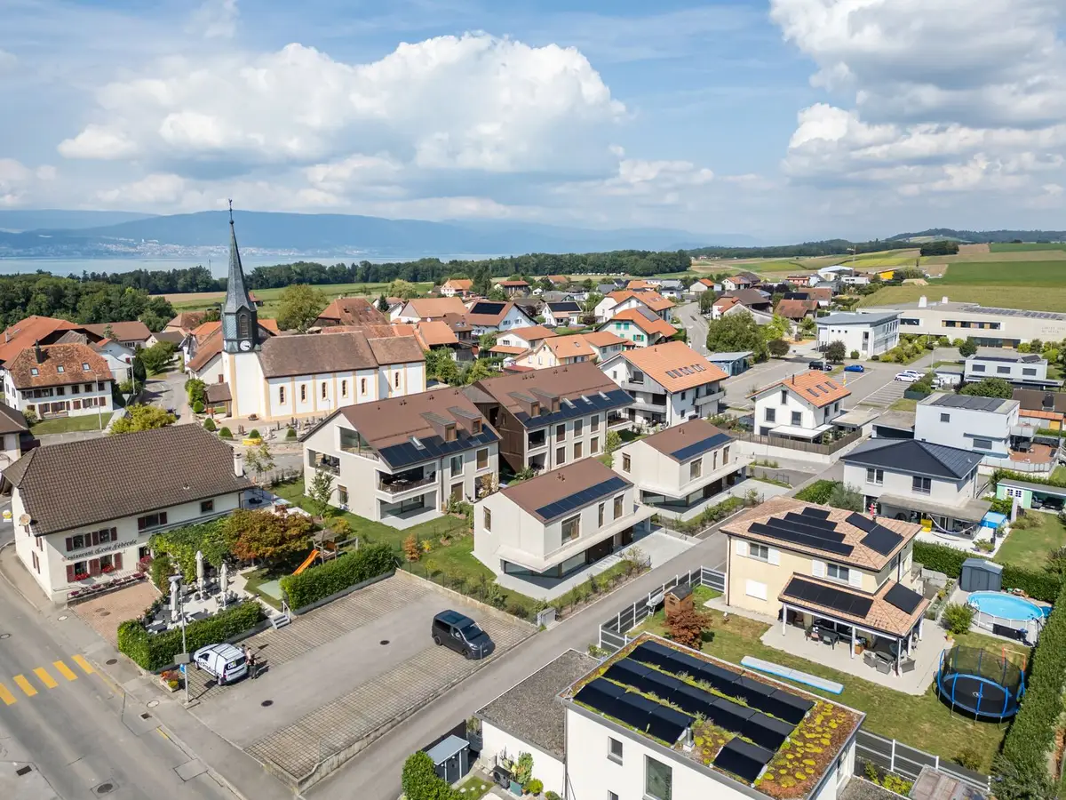 Très belle villa neuve au coeur du village & à deux pas du lac!