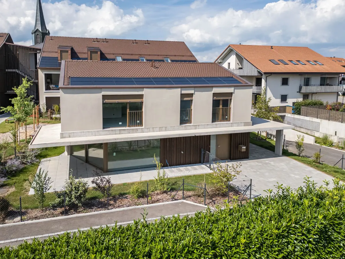 Très belle villa neuve au coeur du village & à deux pas du lac!