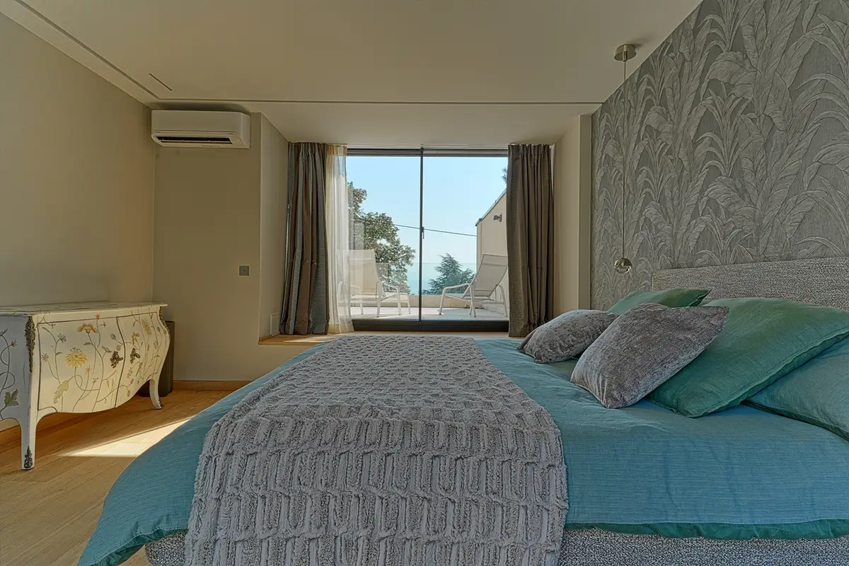 The Townhouse, triplex avec jardin et piscine avec vue lac 