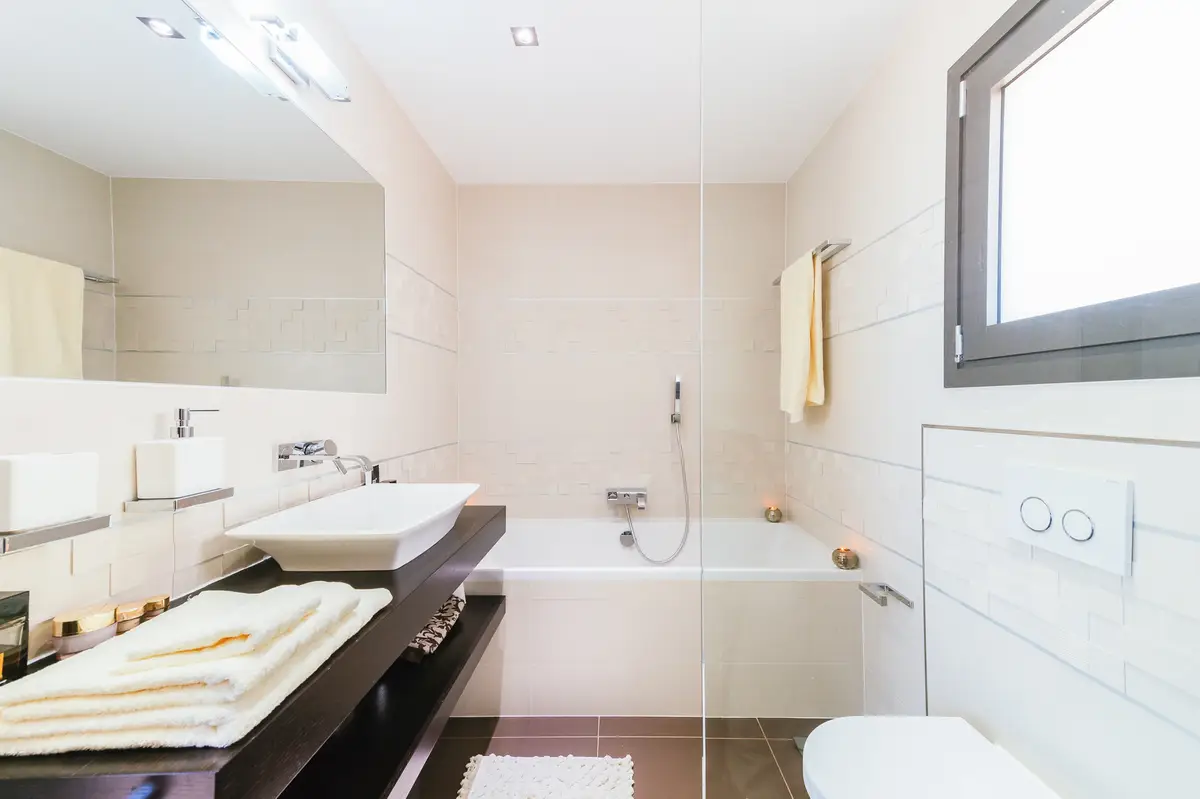 Luxury Seafront Villa. Ideal for Groups, Families, Friends, Workshops