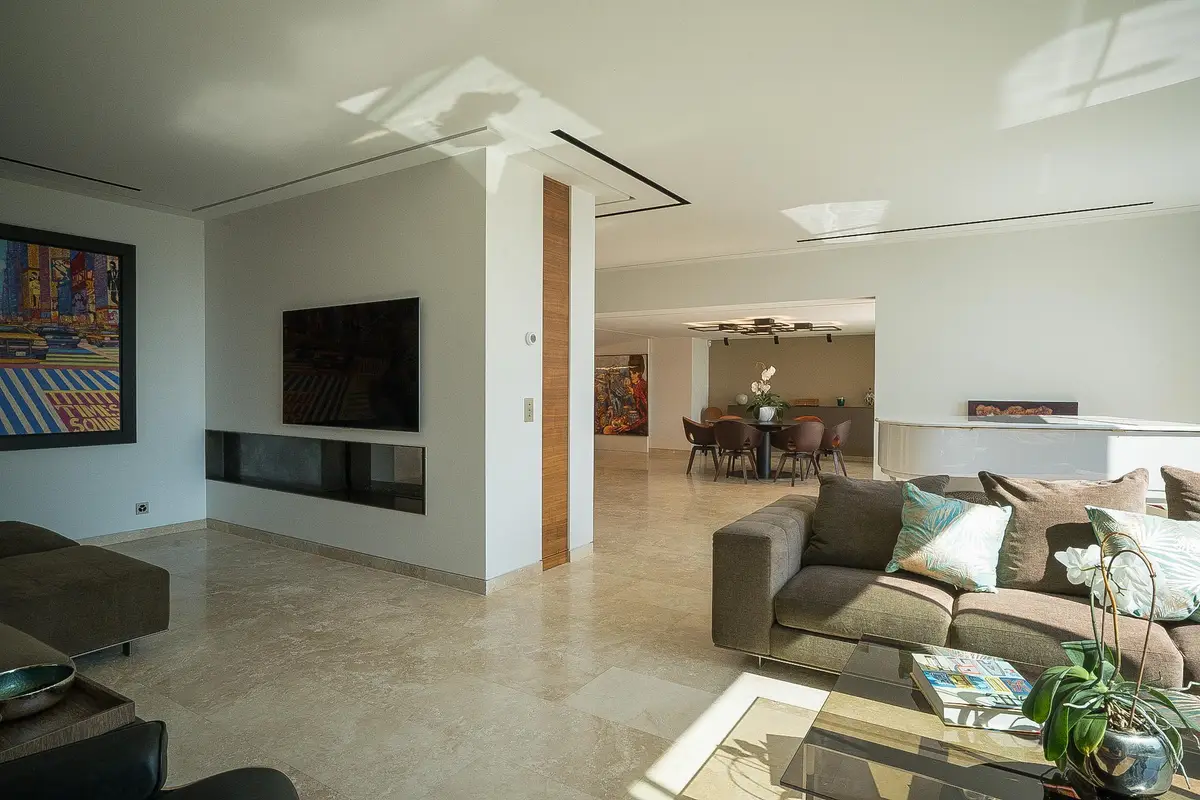 The Townhouse, triplex avec jardin et piscine avec vue lac 