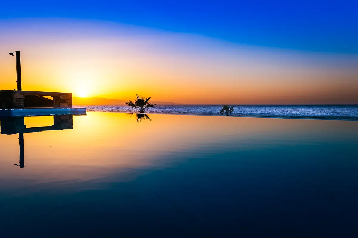 Luxury Seafront Villa. Ideal for Groups, Families, Friends, Workshops