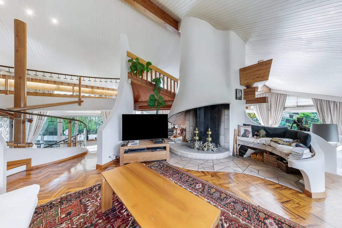 Villa d’architecte avec vue dégagée sur le lac