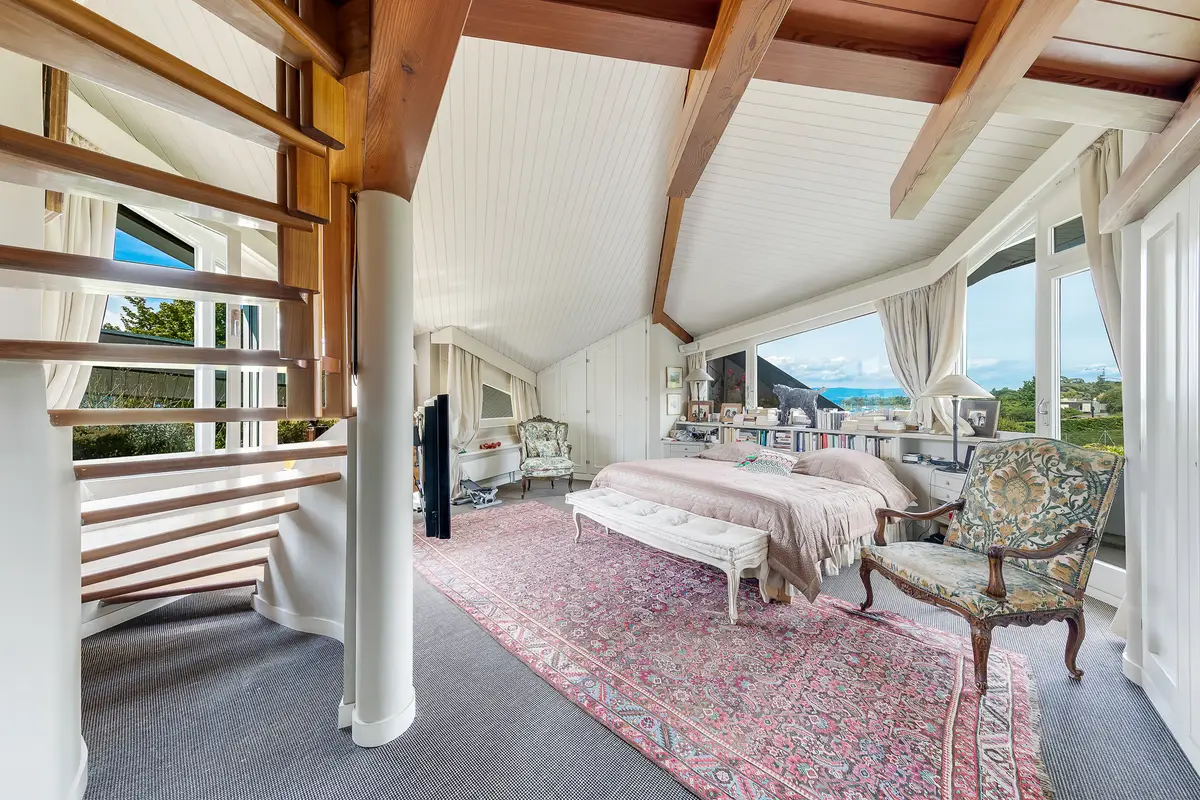 Villa d’architecte avec vue dégagée sur le lac