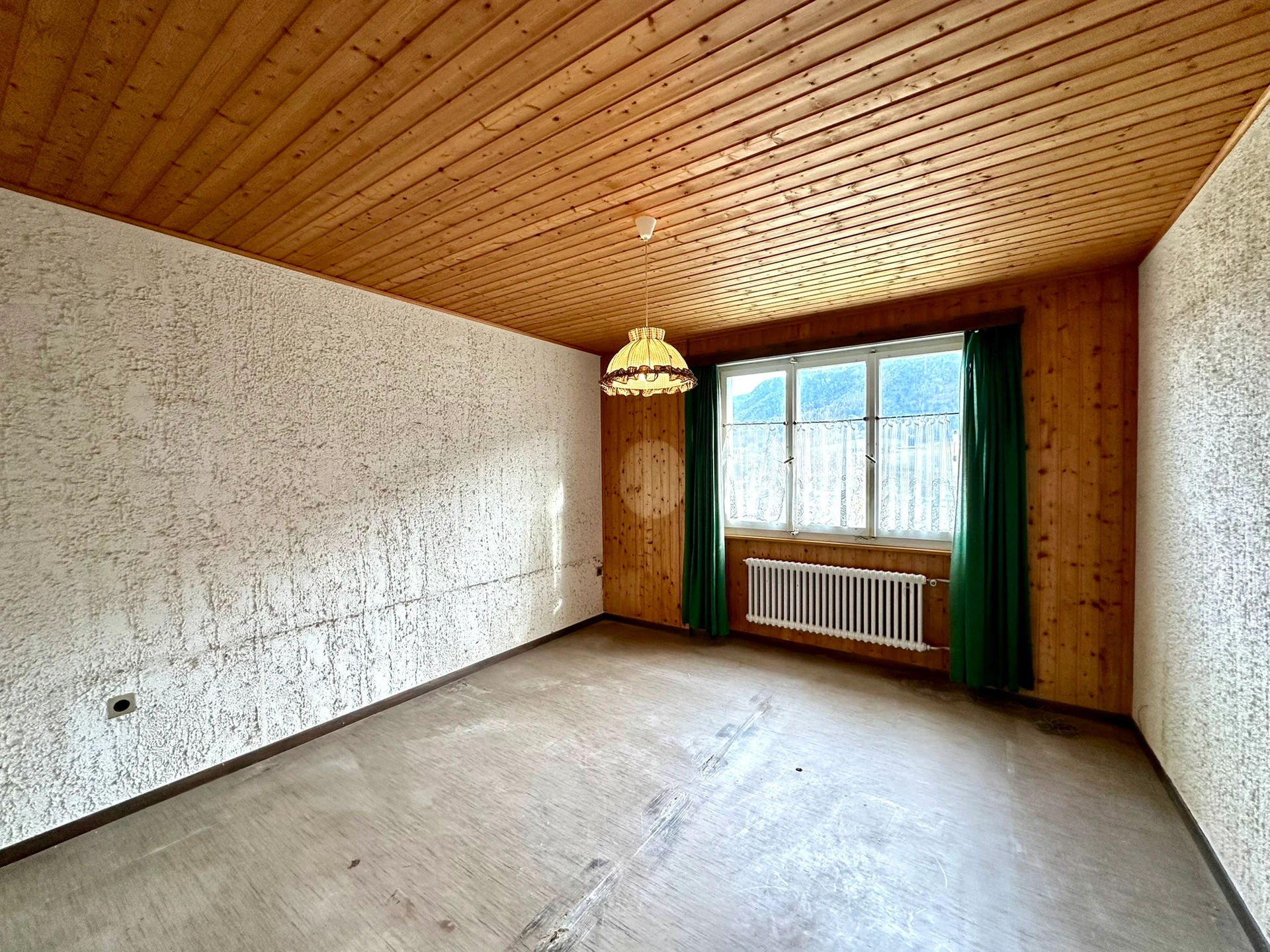 Maison mitoyenne à rénover