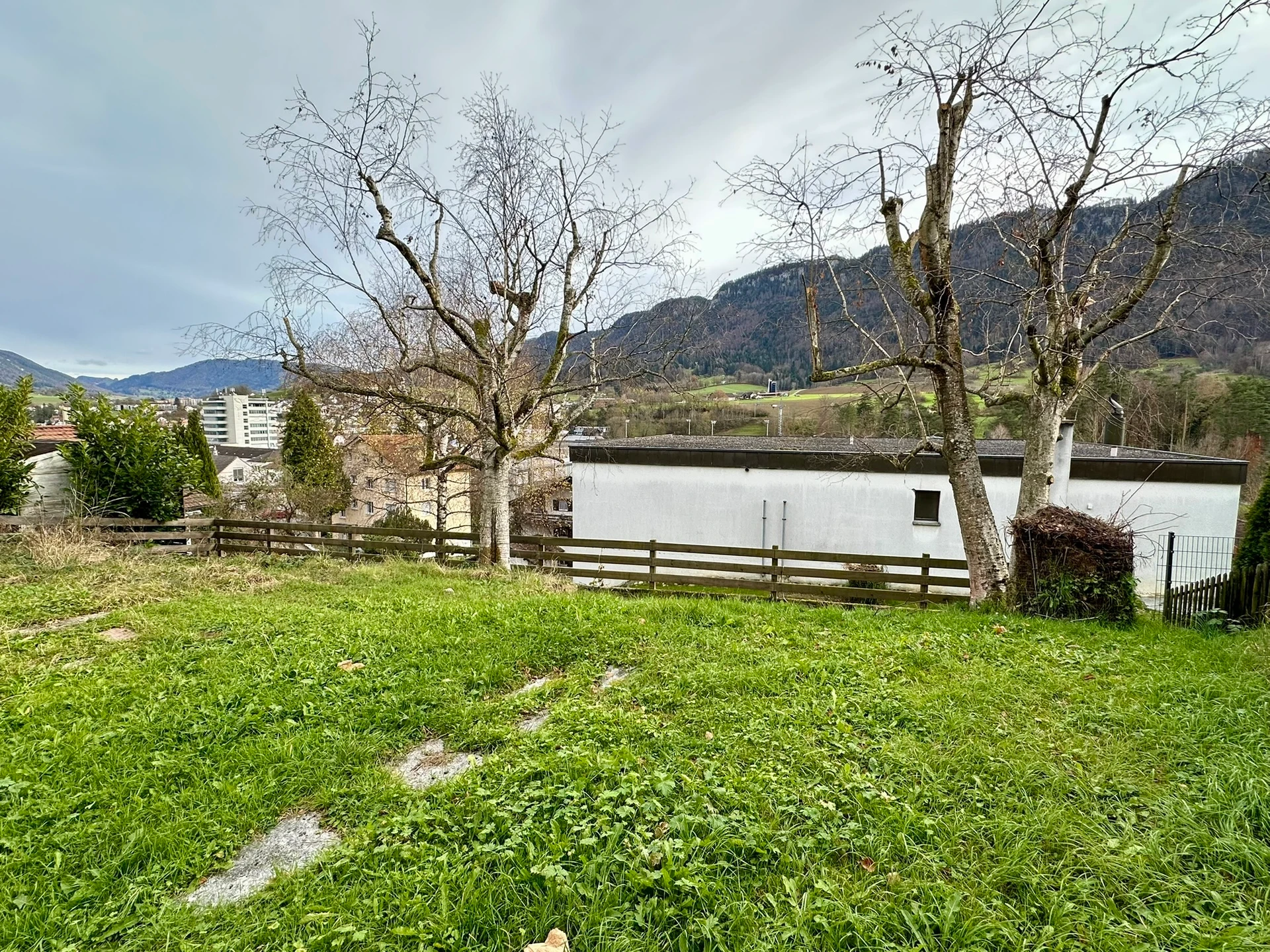 Maison mitoyenne à rénover