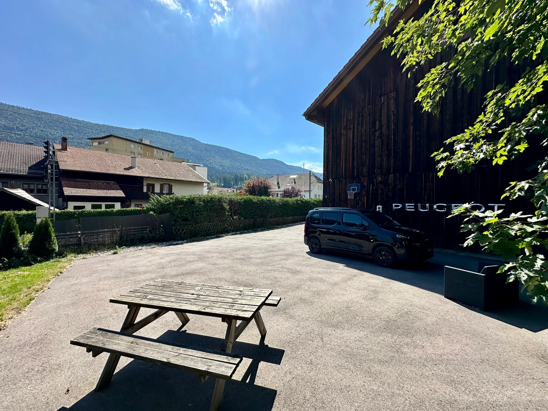 Maison de caractère avec rural et verger au c?ur du village