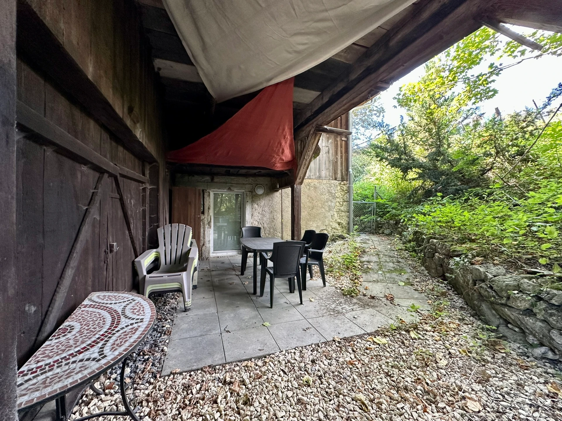 Maison de caractère avec rural et verger au c?ur du village