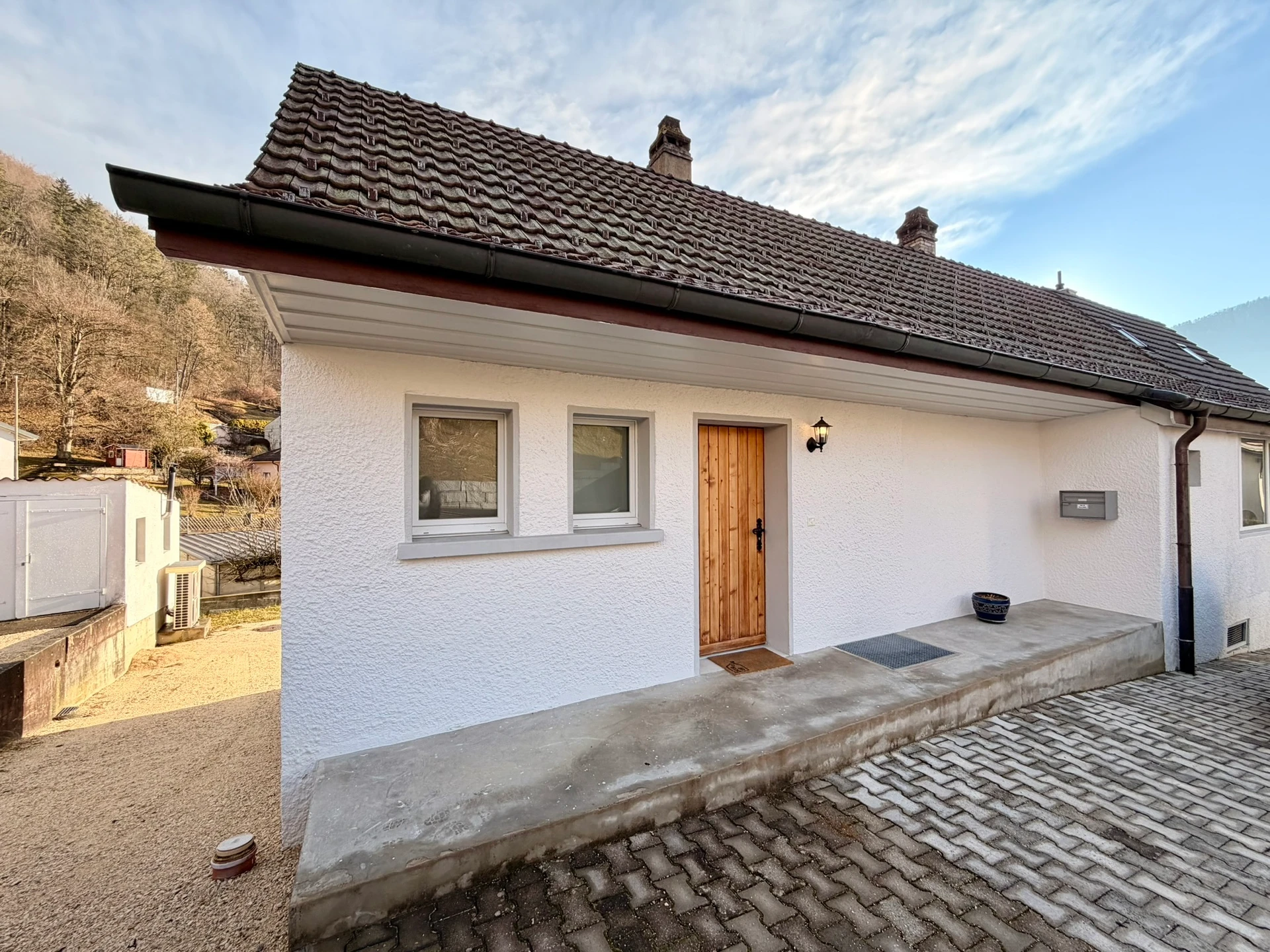 Maison mitoyenne &#8211; 2 appartements