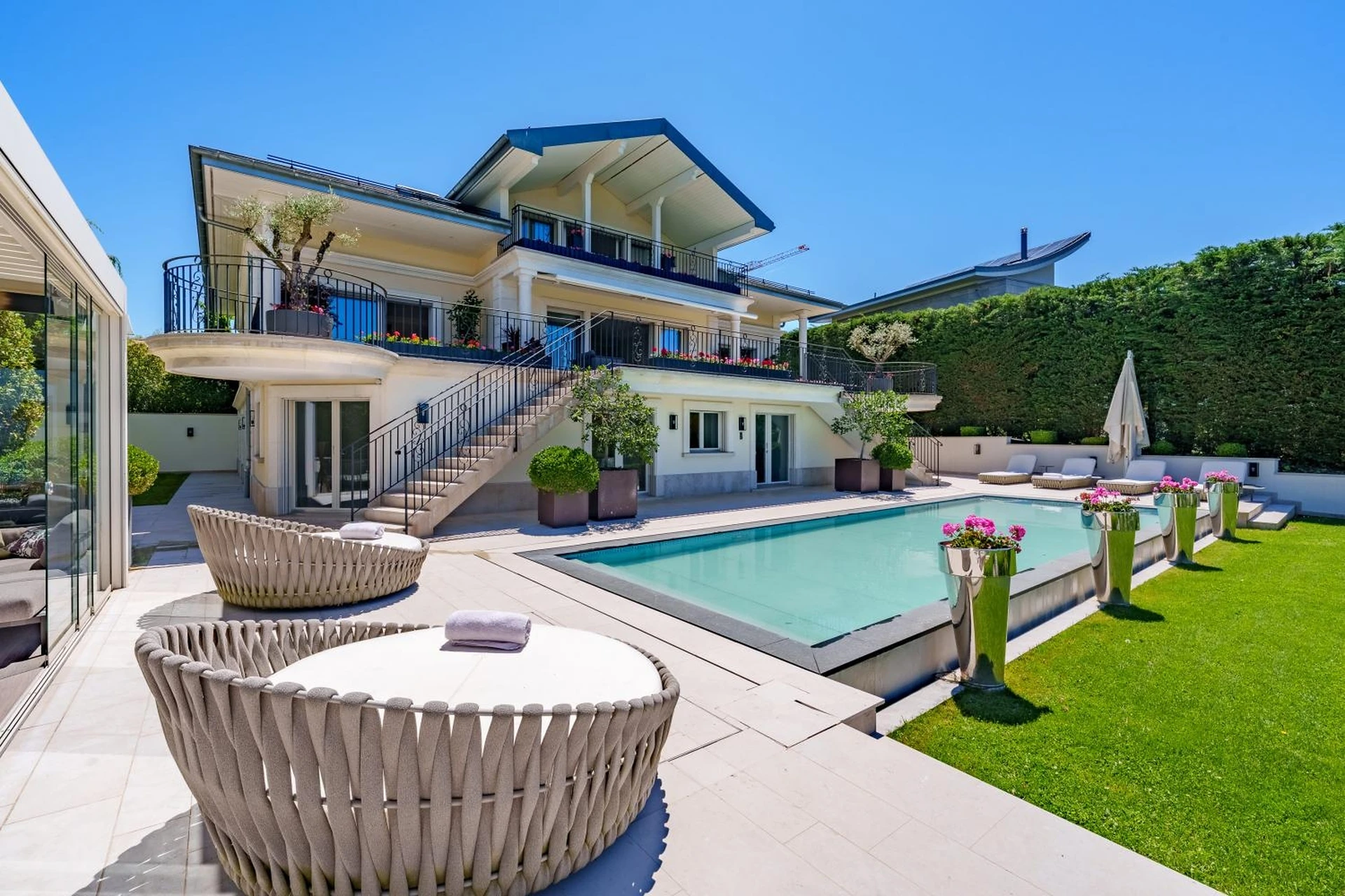 Villa d’exception avec vue lac, piscine et prestations haut de gamme à Cologny