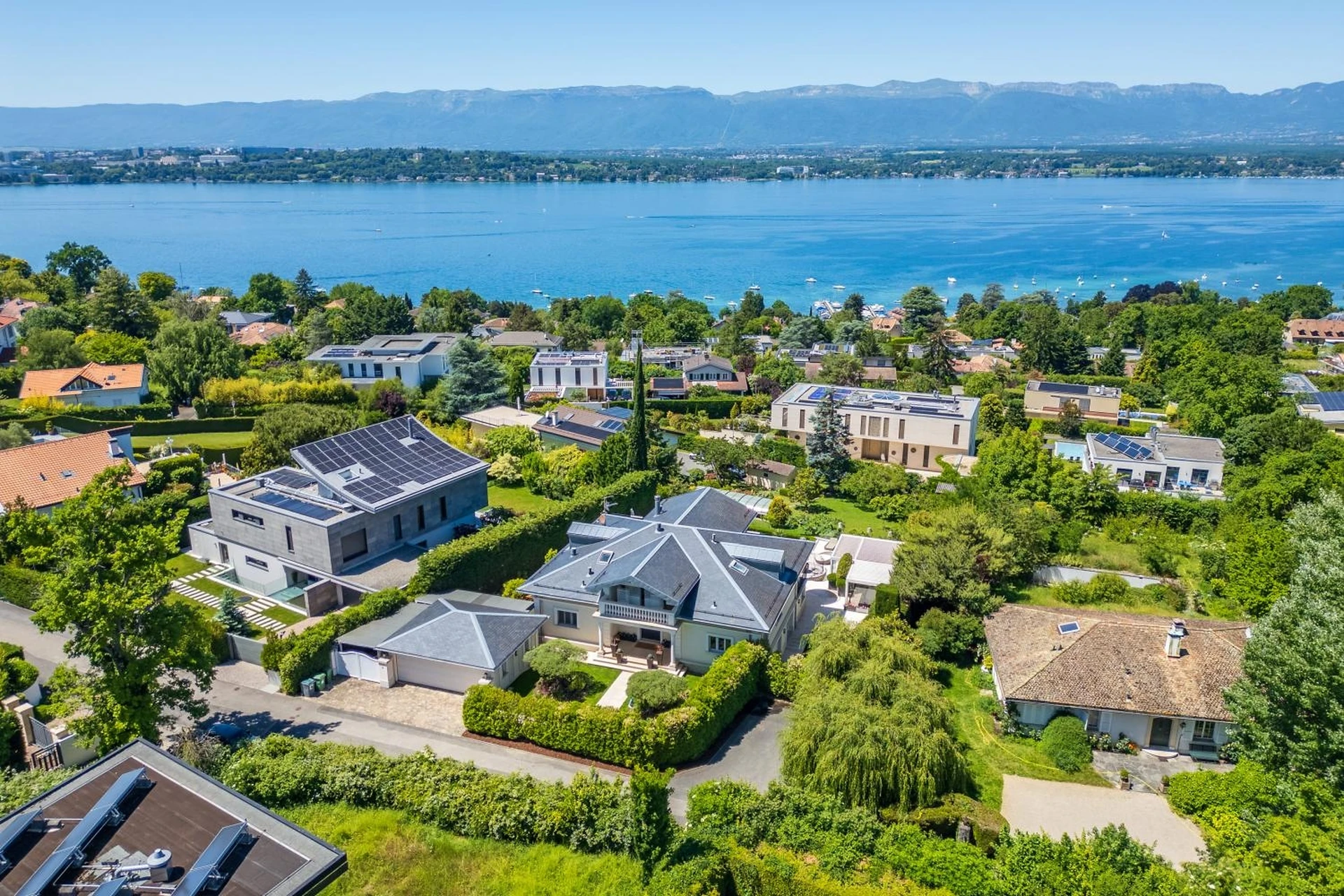 Villa d’exception avec vue lac, piscine et prestations haut de gamme à Cologny