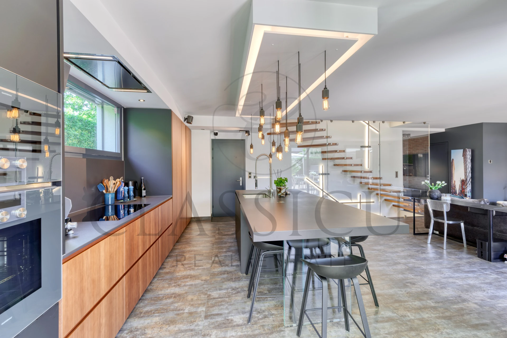 Aux portes de Carouge – Maison contemporaine avec rooftop jacuzzi et jardin paysager