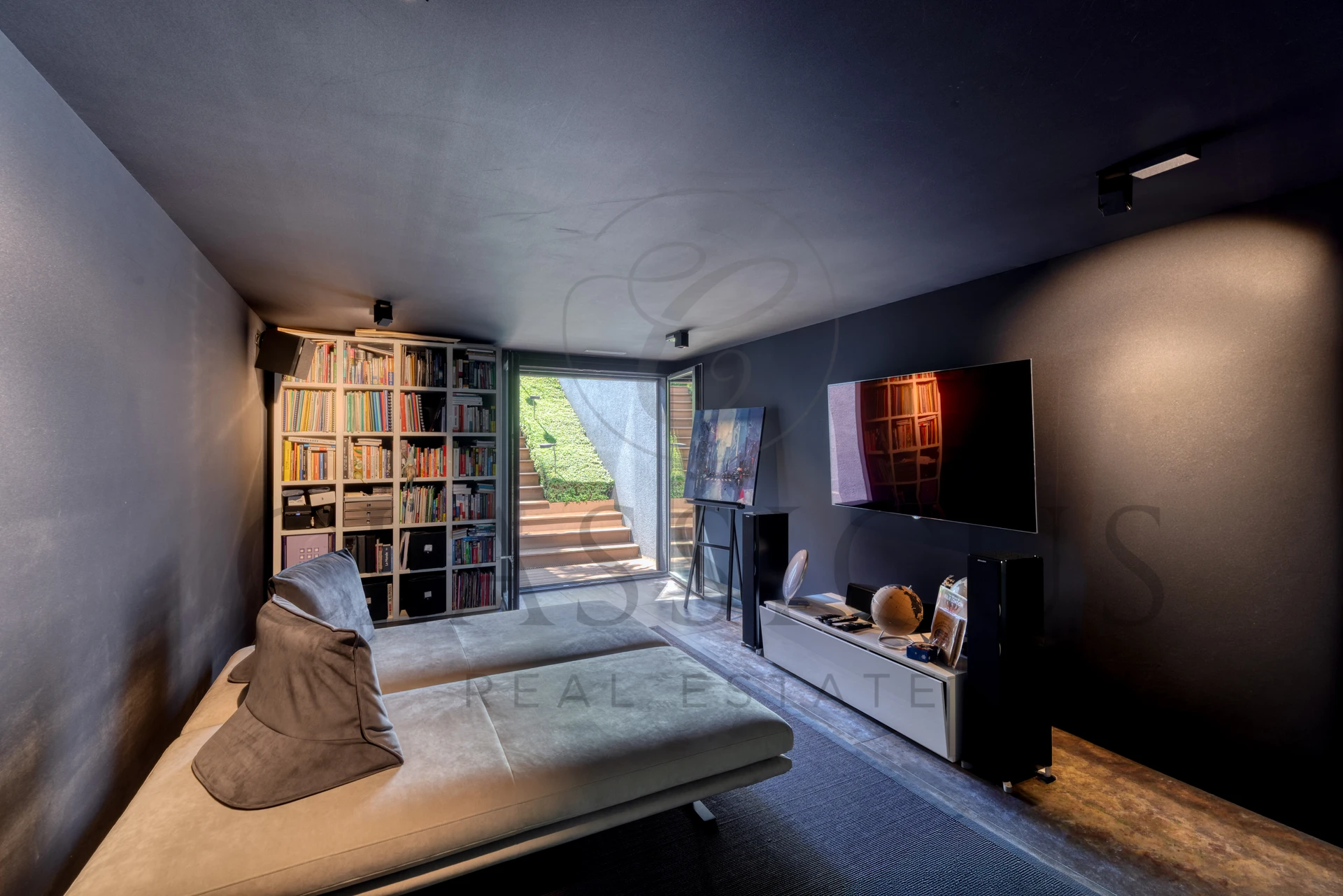 Aux portes de Carouge – Maison contemporaine avec rooftop jacuzzi et jardin paysager