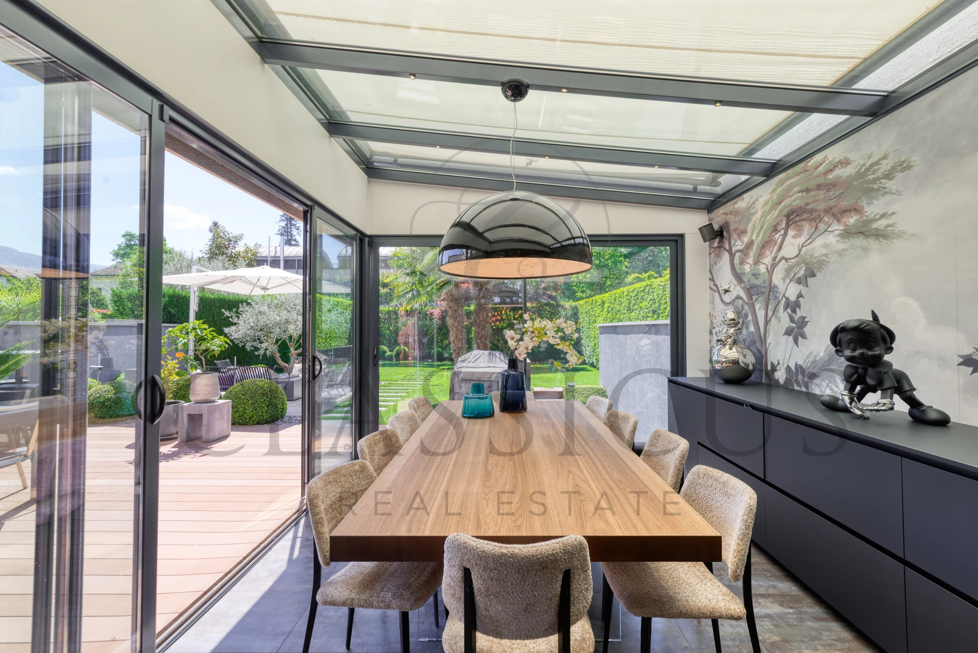 Aux portes de Carouge – Maison contemporaine avec rooftop jacuzzi et jardin paysager