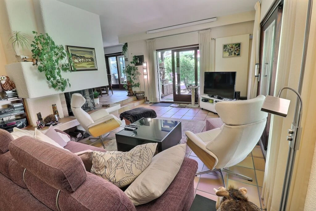 Maison de Charme en Viager Occupé – Opportunité Rare à Veyrier
