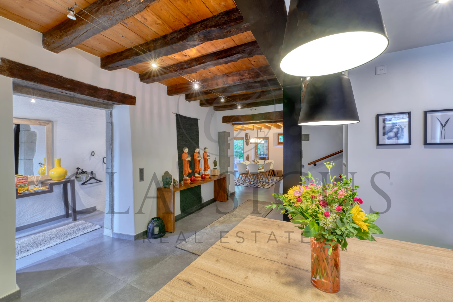 Maison de caractère XVIIIe – 330 m², jardin arboré &#038; terrasse jacuzzi à Aire-la-Ville