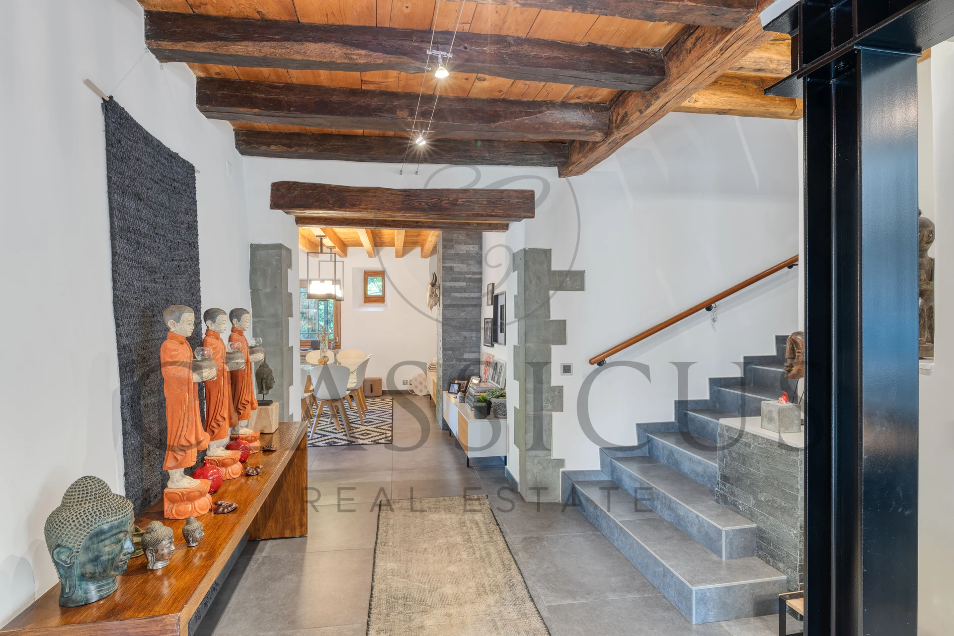 Maison de caractère XVIIIe – 330 m², jardin arboré &#038; terrasse jacuzzi à Aire-la-Ville