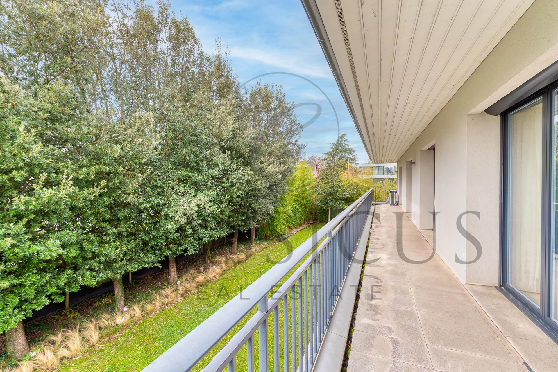 Villa contemporaine de prestige avec piscine