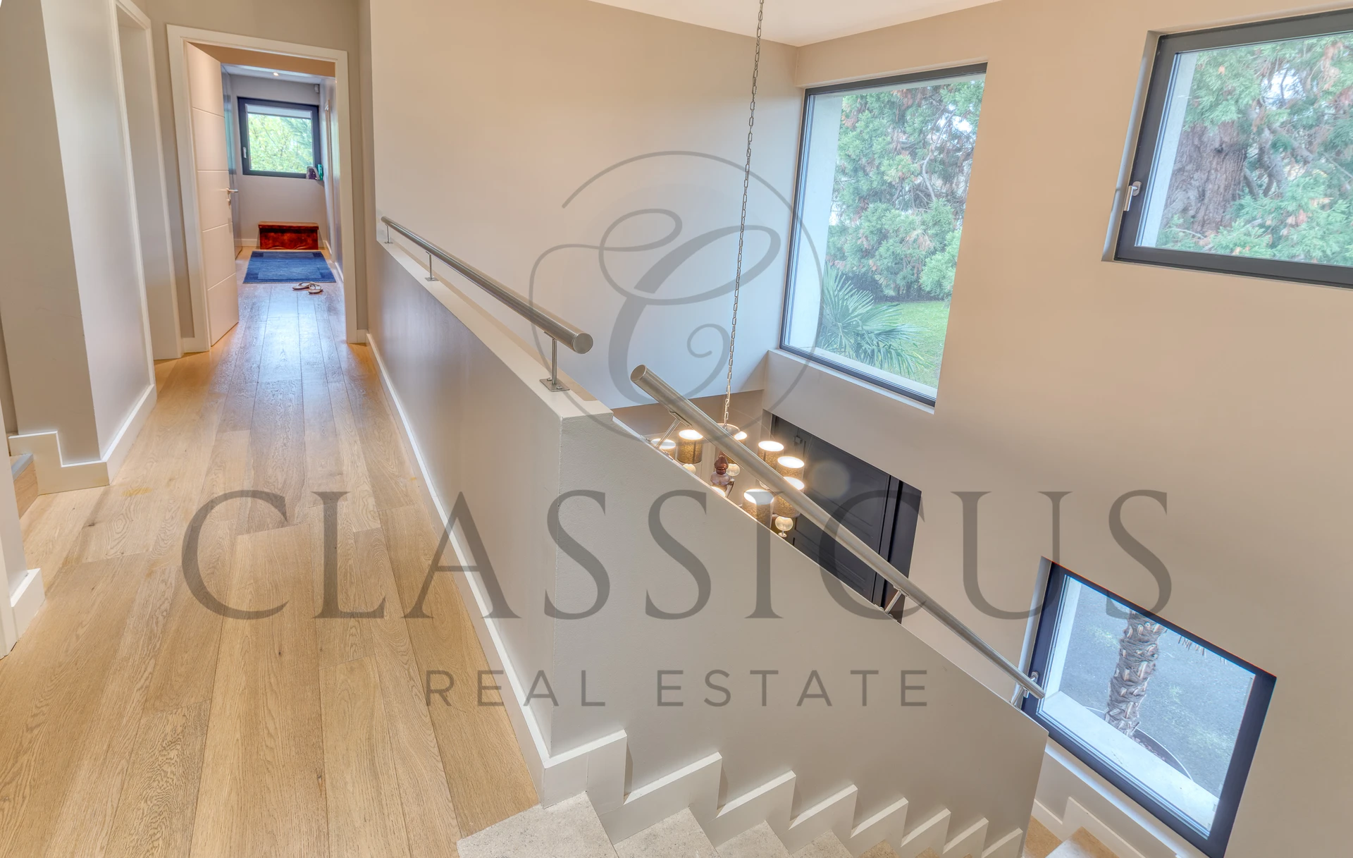 Villa contemporaine de prestige avec piscine