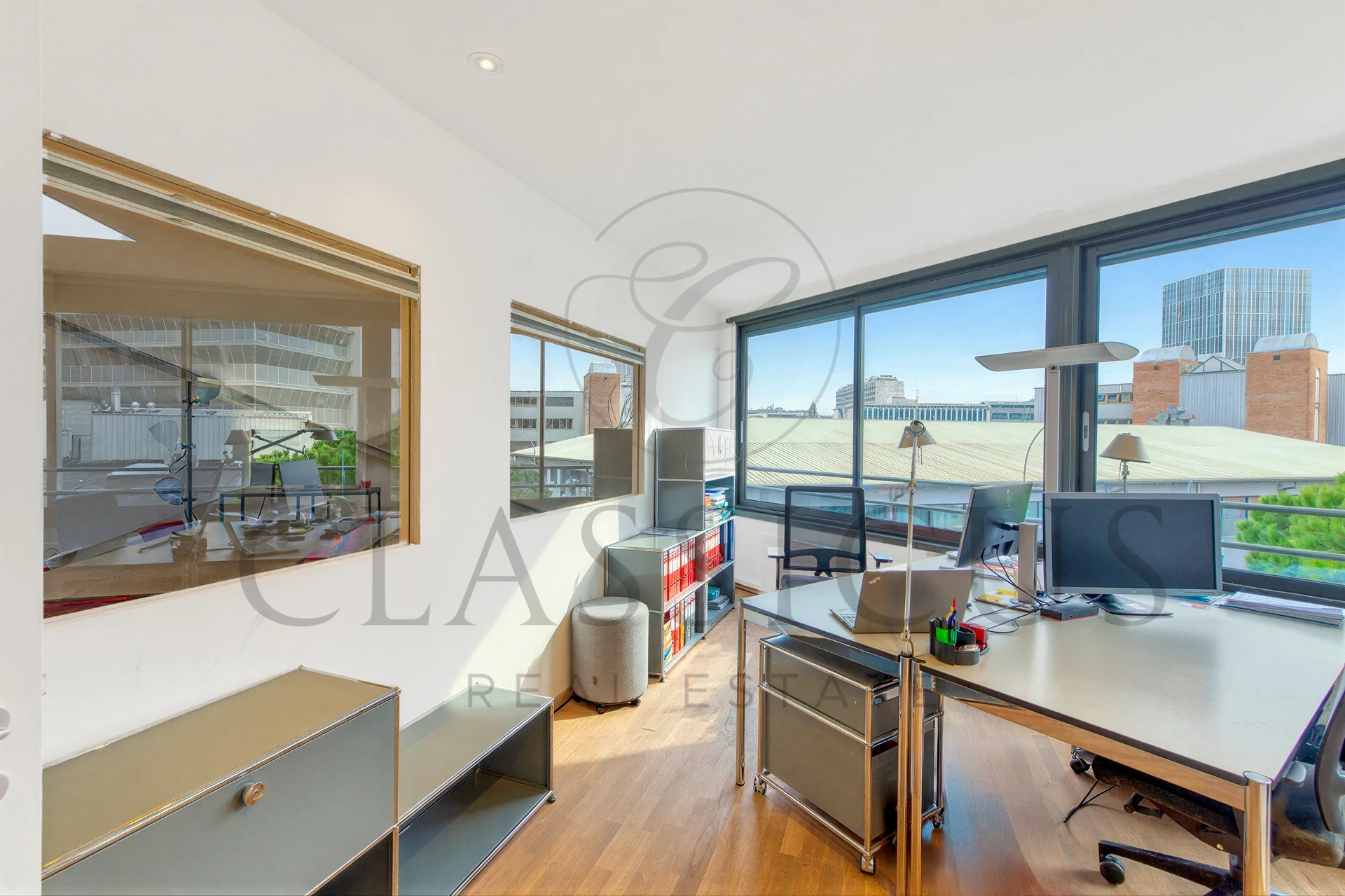 Bureaux professionnels rationnels au 2ème étage – Genève Plainpalais