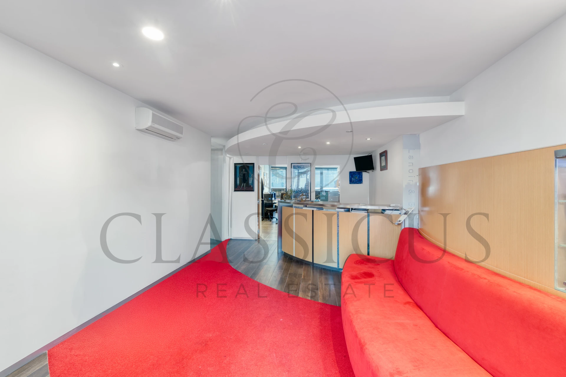 Grande surface de bureaux au 2ème étage – 263 m² – Genève Plainpalais