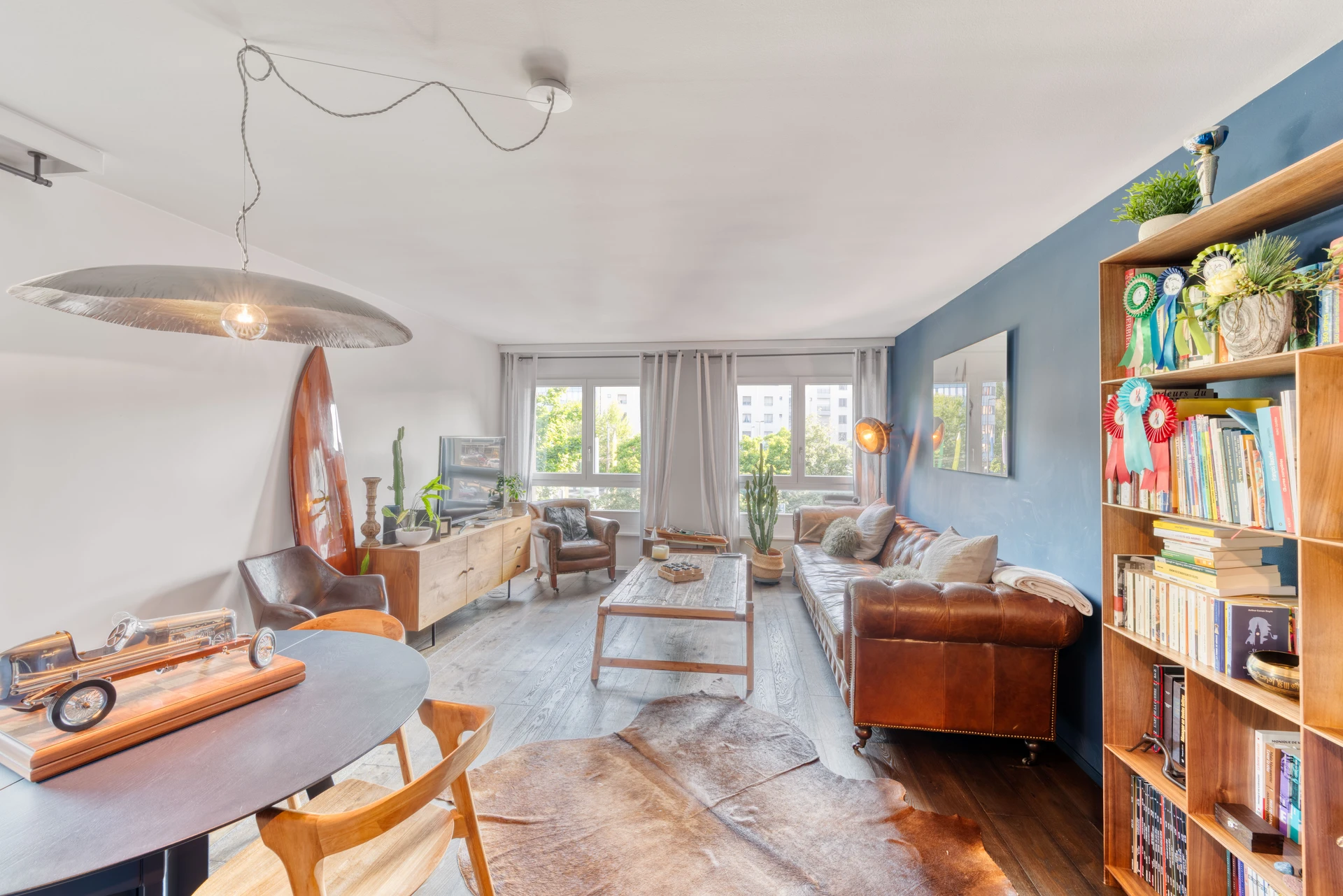 Appartement traversant rénové de 4 pièces avec deux balcons